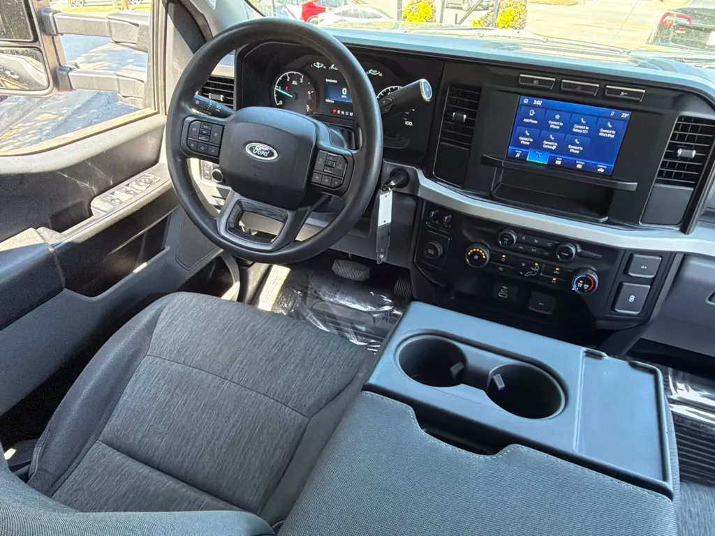 Ford F350SD photo 40