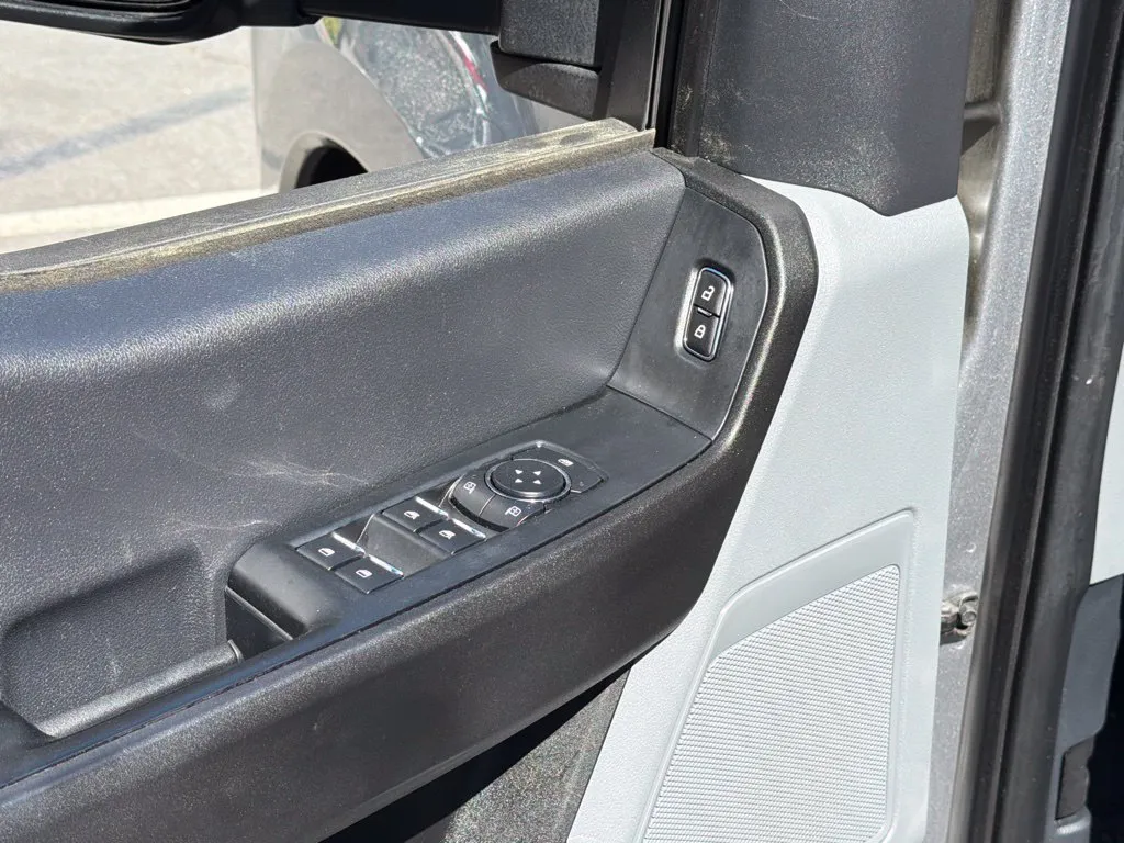 Ford F350SD photo 29