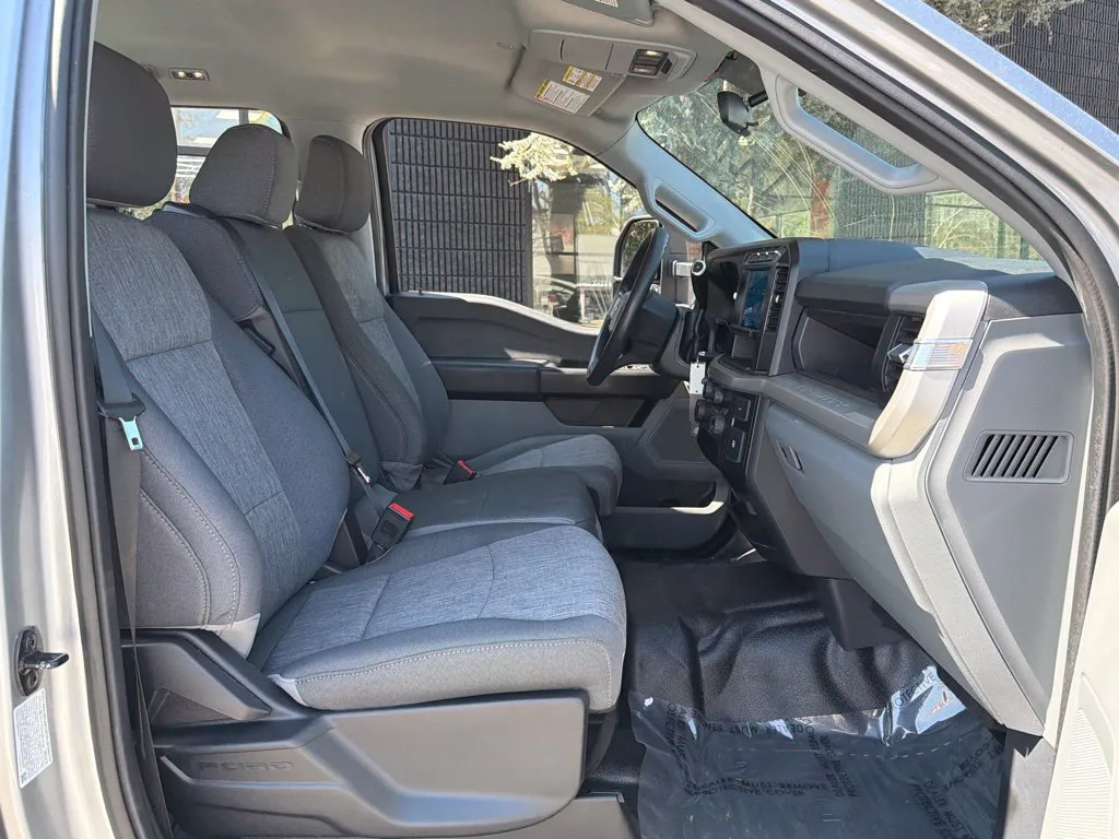Ford F350SD photo 33