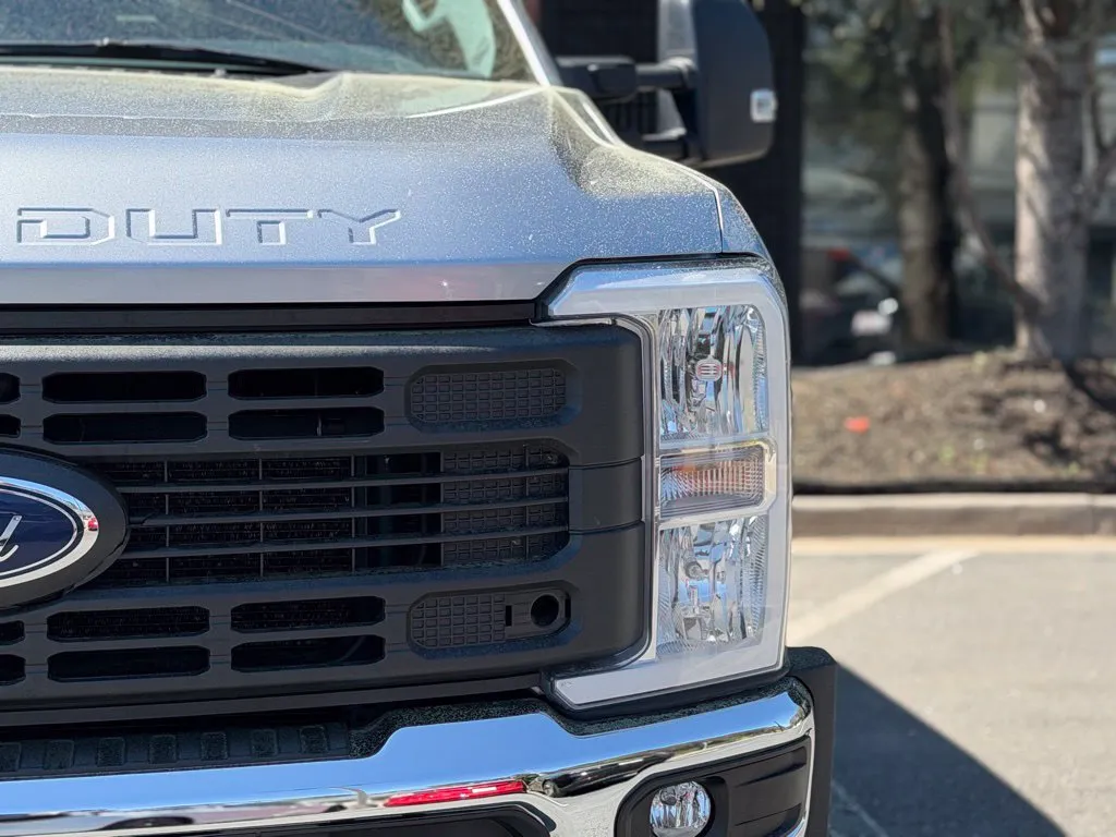 Ford F350SD photo 5