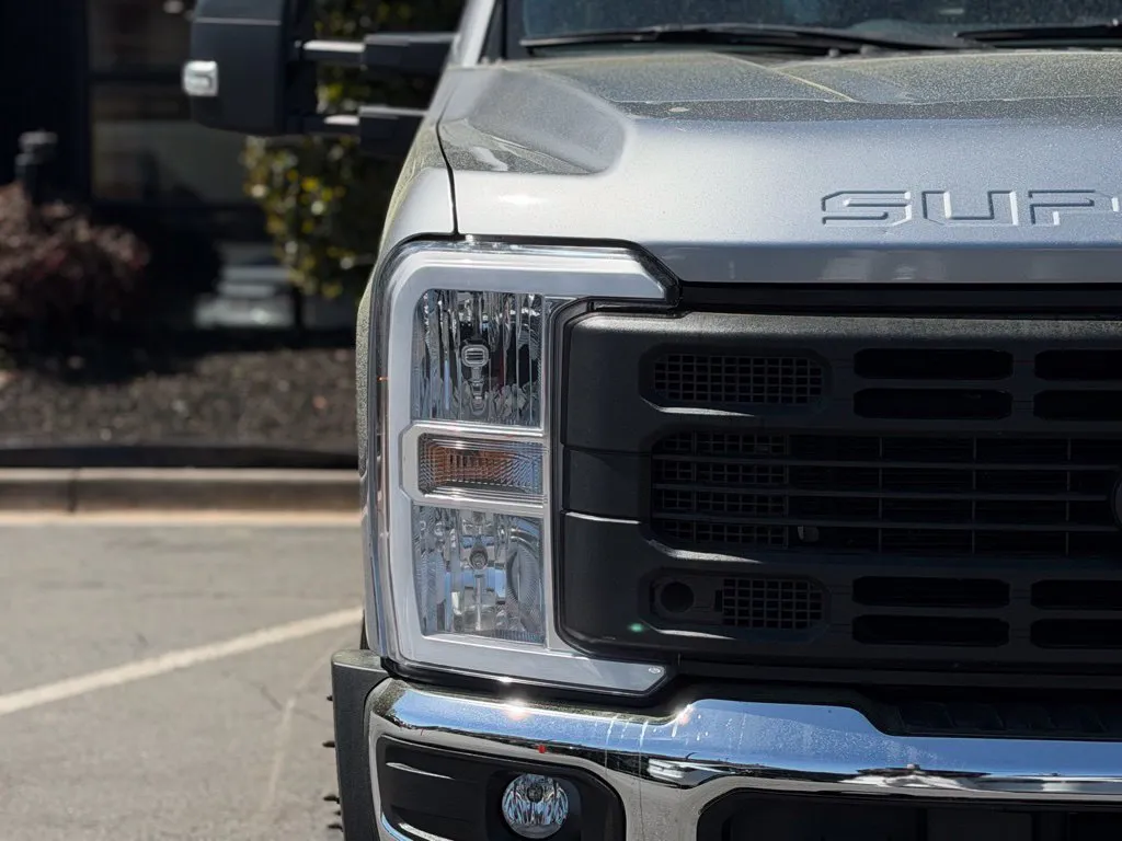 Ford F350SD photo 4