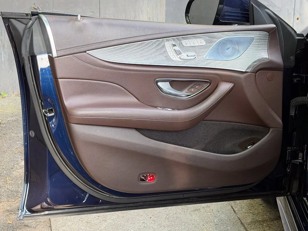 Mercedes-Benz CLS photo 27