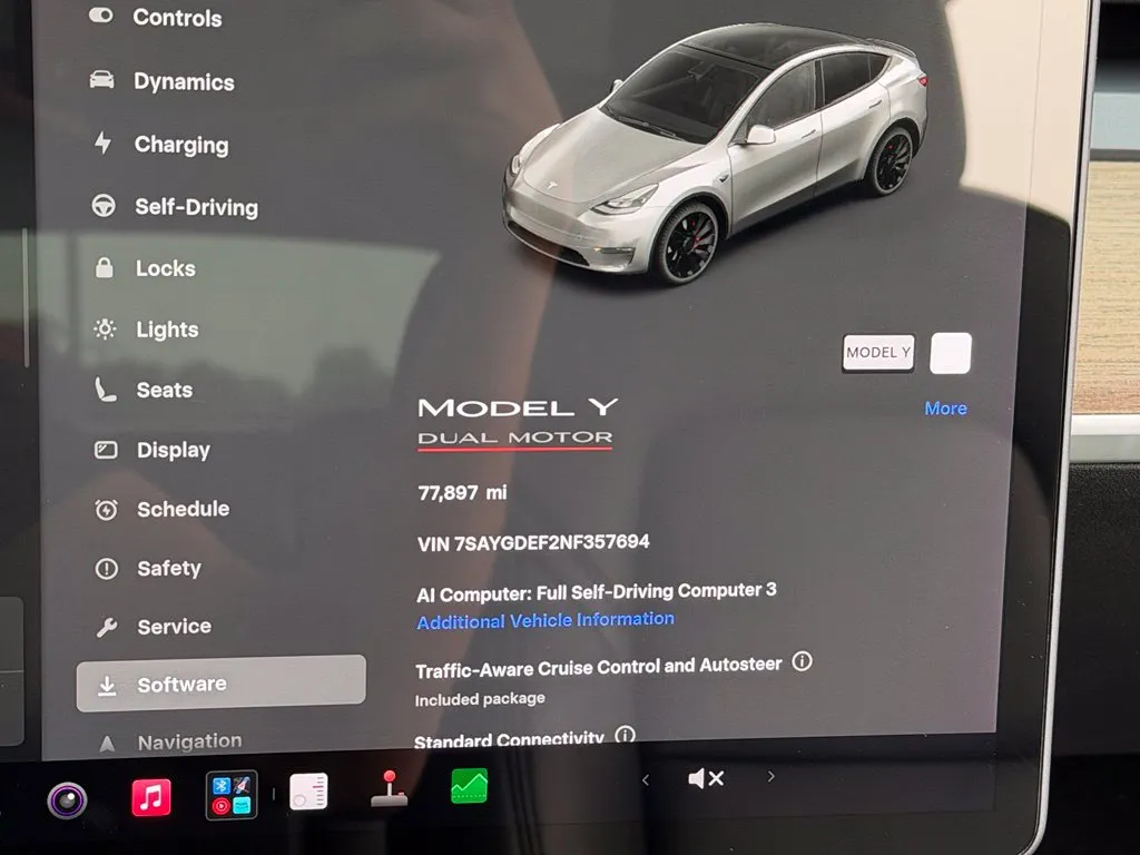Tesla Model Y photo 51