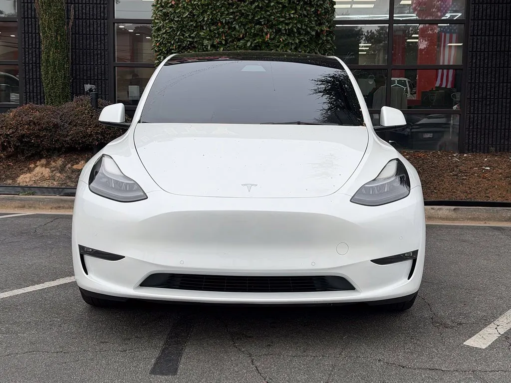 Tesla Model Y photo 3