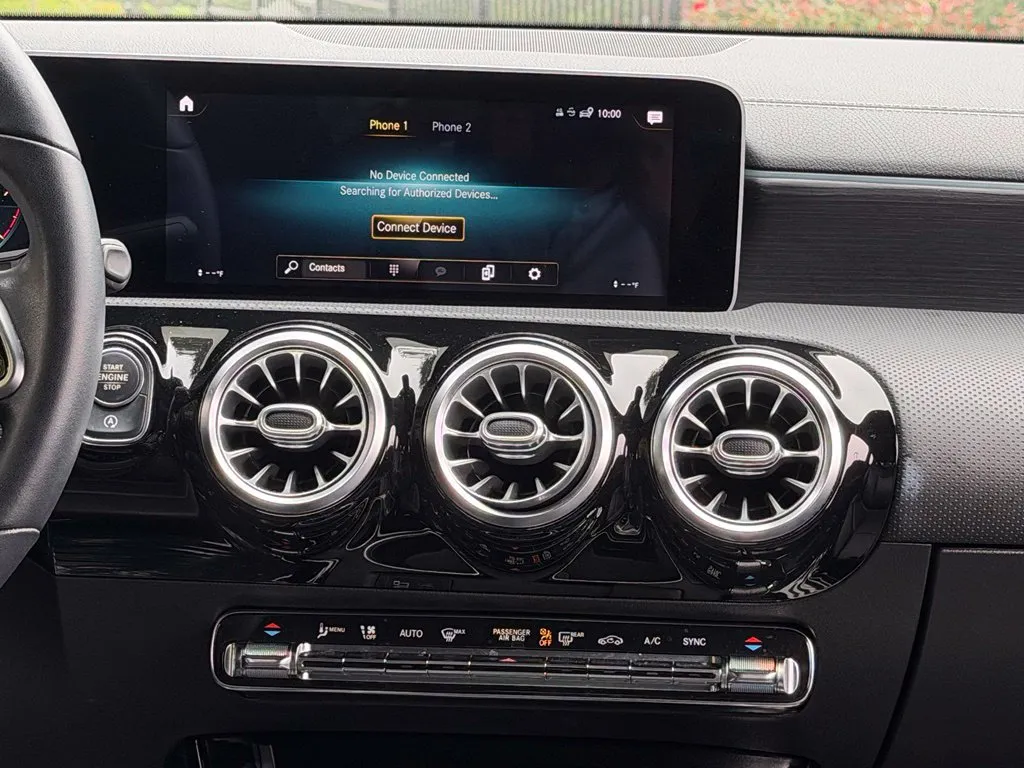 Mercedes-Benz CLA photo 47