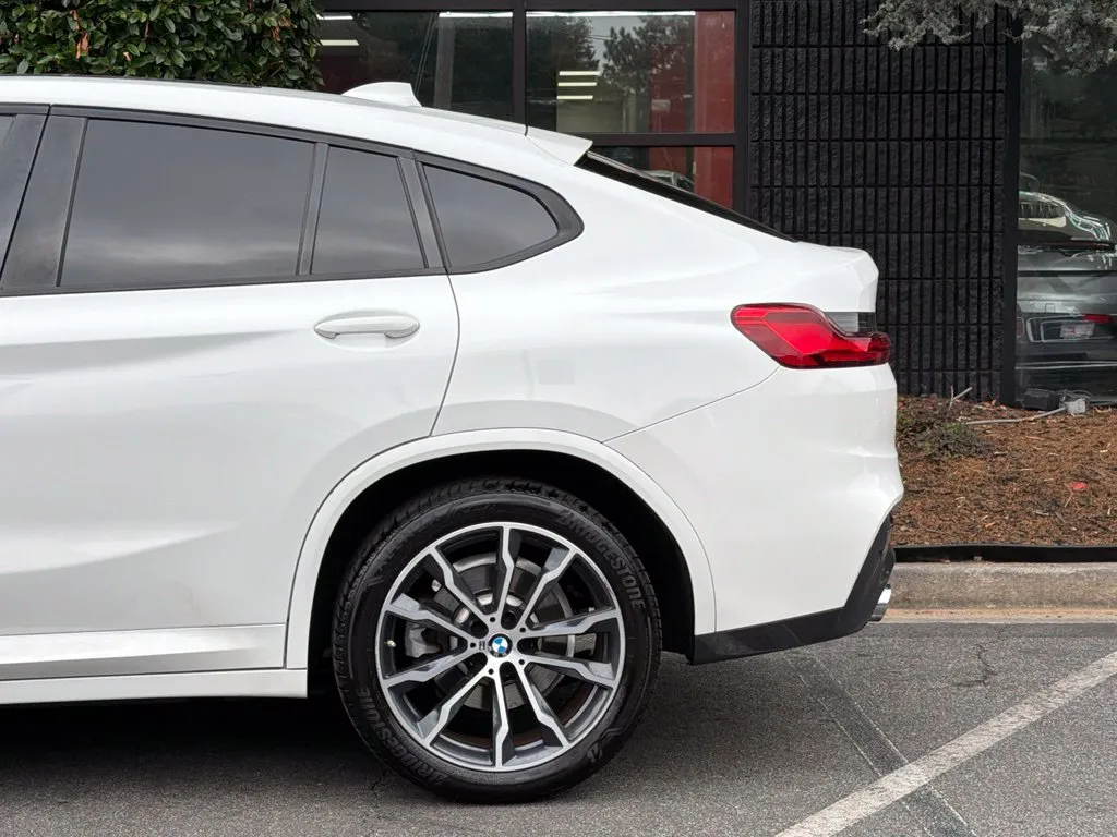 BMW X4 photo 11