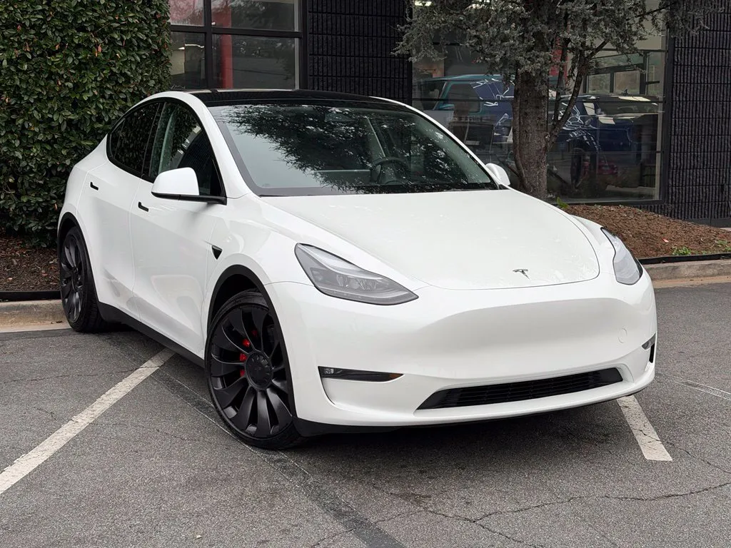 Tesla Model Y photo 7