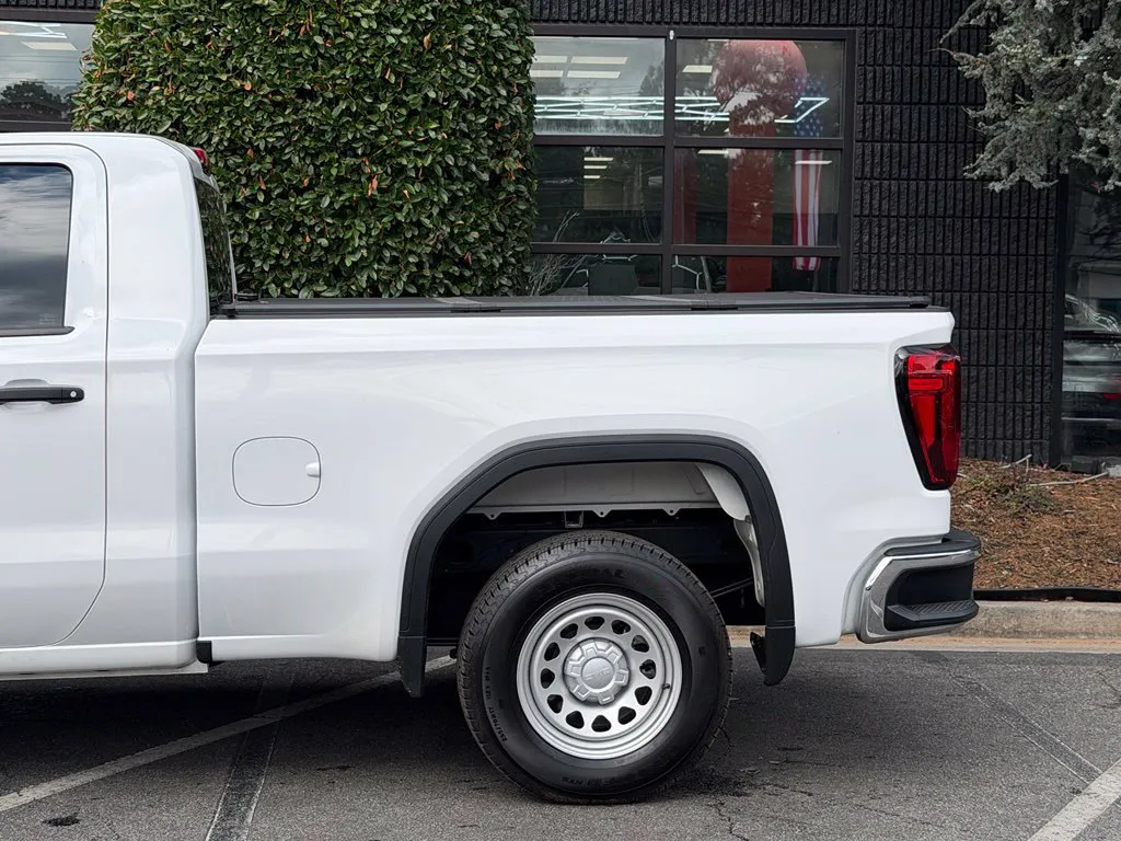 GMC Sierra photo 11