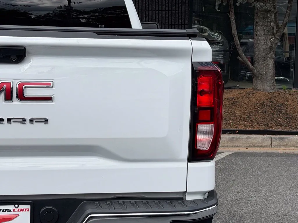 GMC Sierra photo 16