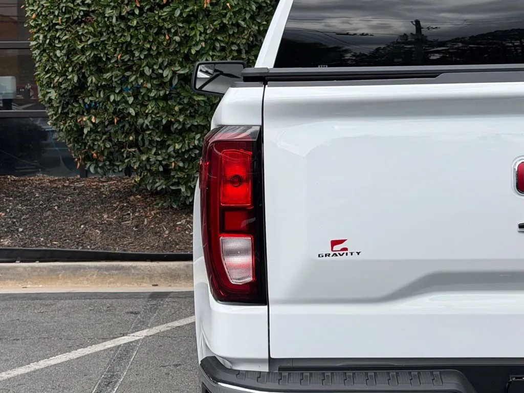 GMC Sierra photo 15
