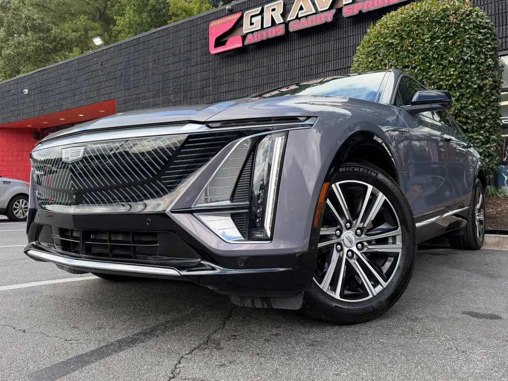 Cadillac Lyriq photo 2