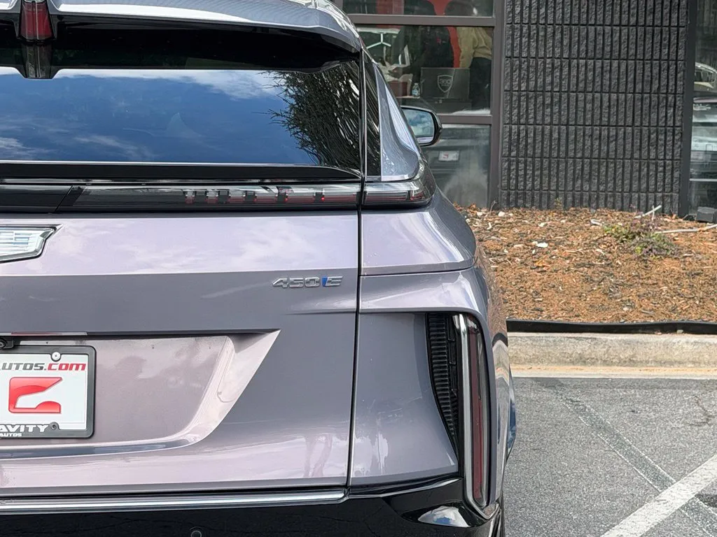 Cadillac Lyriq photo 16