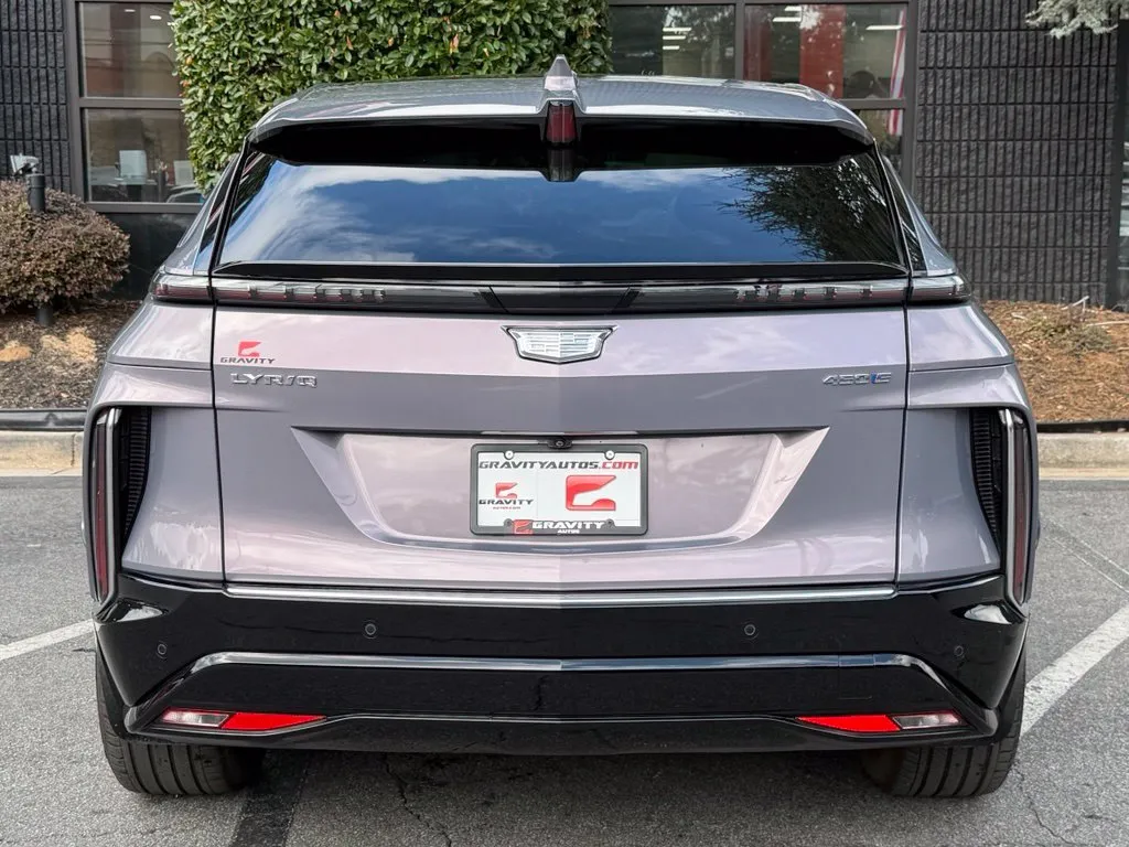 Cadillac Lyriq photo 14