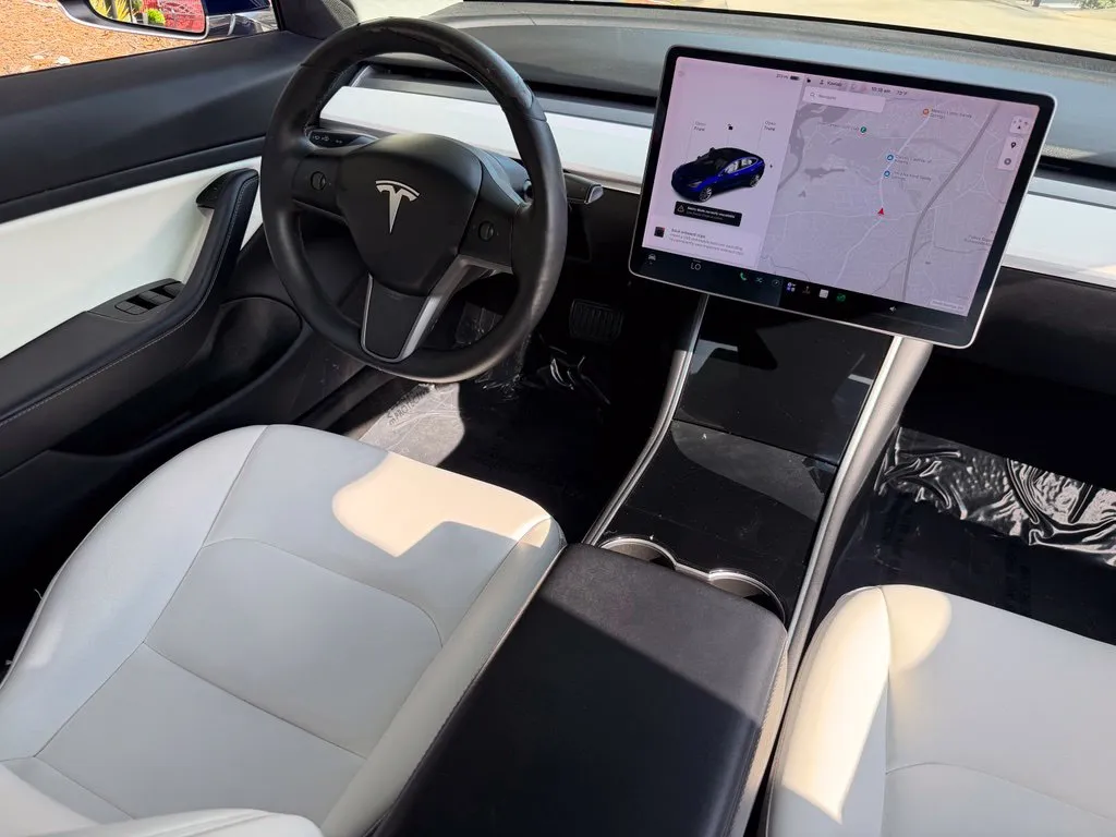 Tesla Model 3 photo 39
