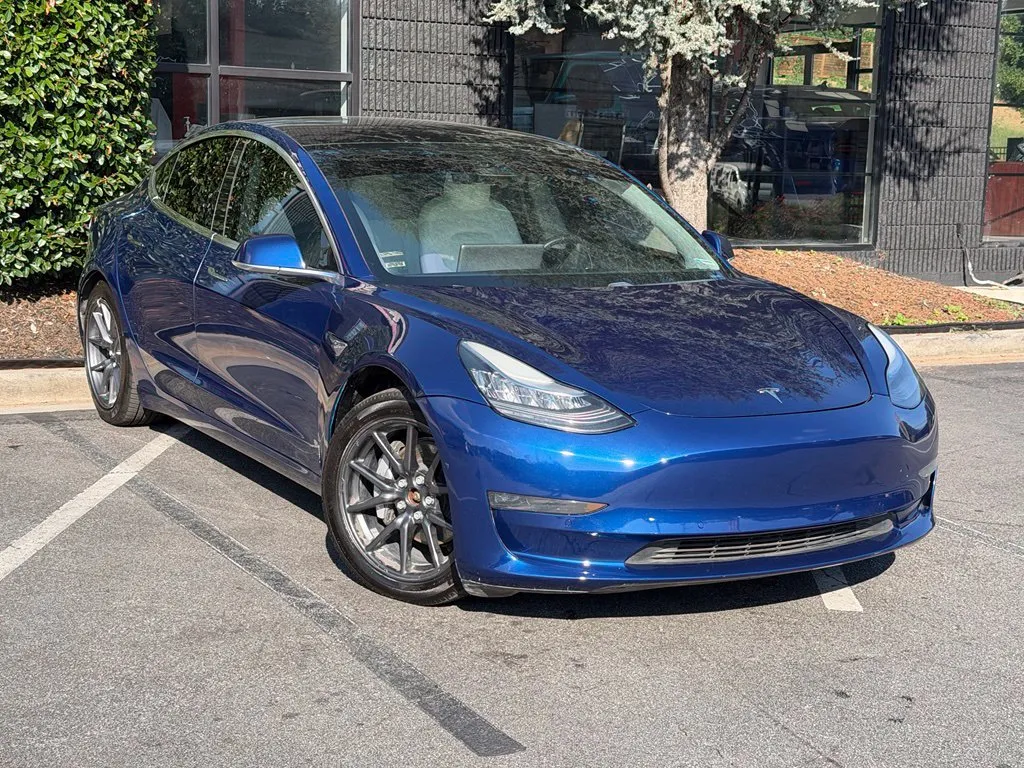 Tesla Model 3 photo 7
