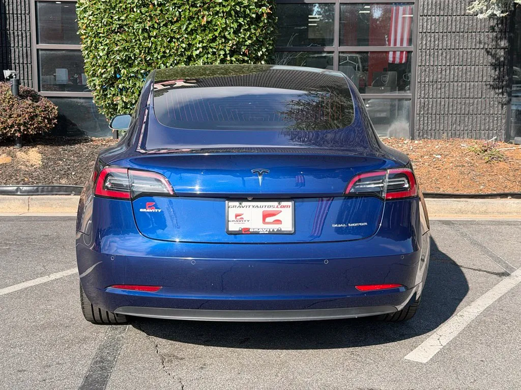 Tesla Model 3 photo 14