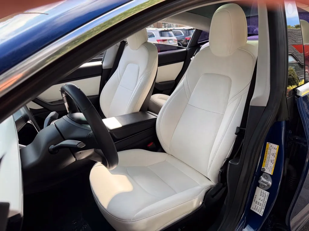 Tesla Model 3 photo 25