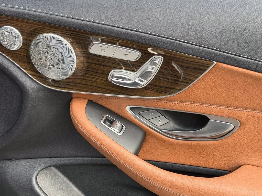 Mercedes-Benz C-Class photo 36