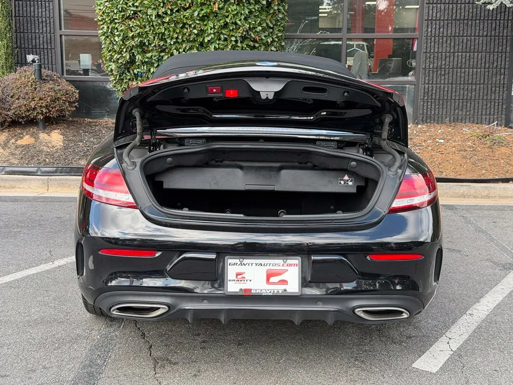Mercedes-Benz C-Class photo 17