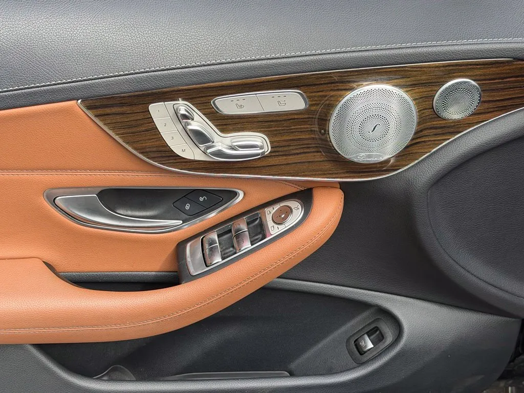 Mercedes-Benz C-Class photo 30
