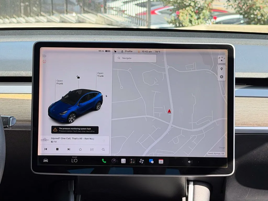 Tesla Model Y photo 47