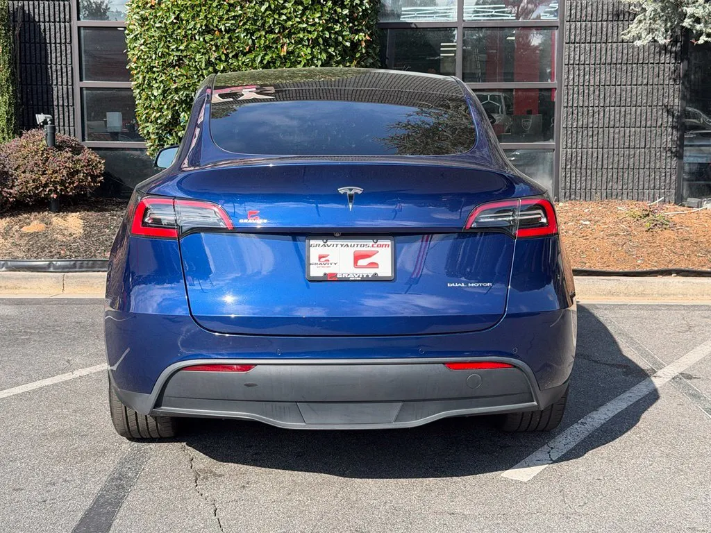 Tesla Model Y photo 14