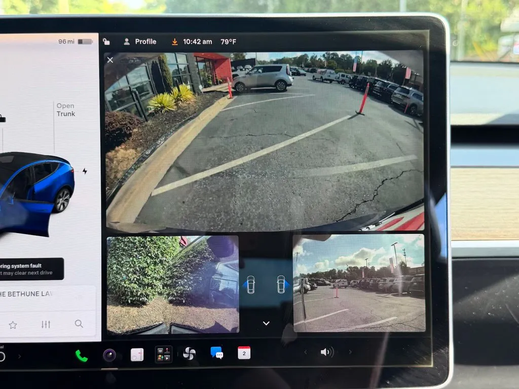 Tesla Model Y photo 49