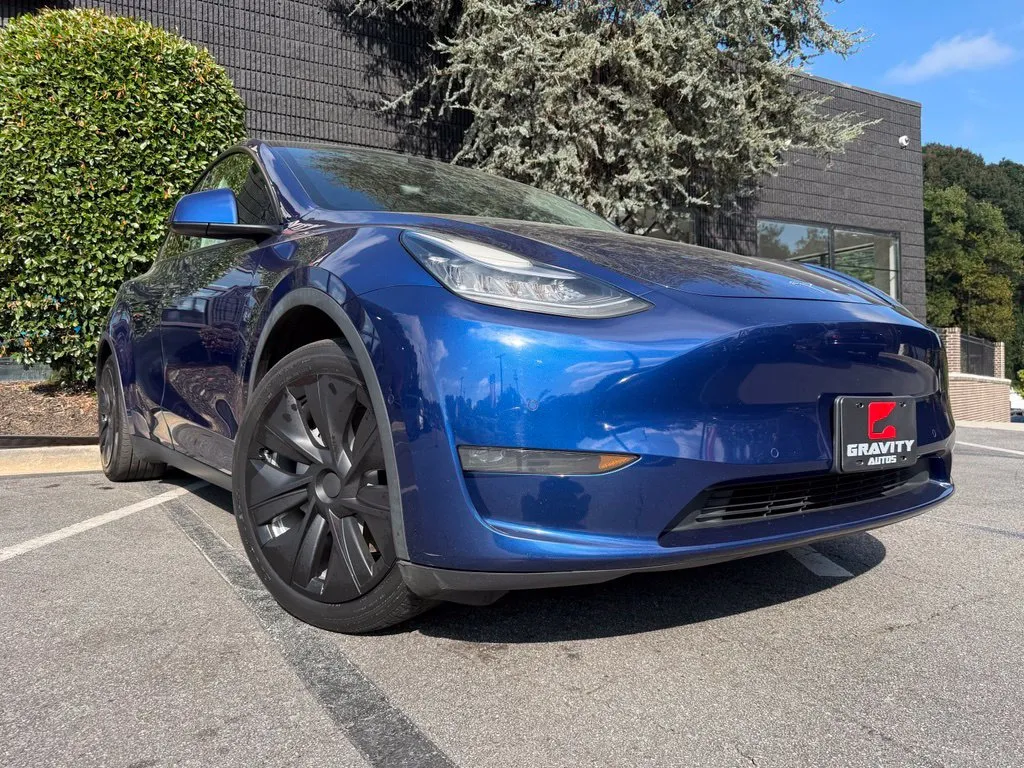 Tesla Model Y photo 8