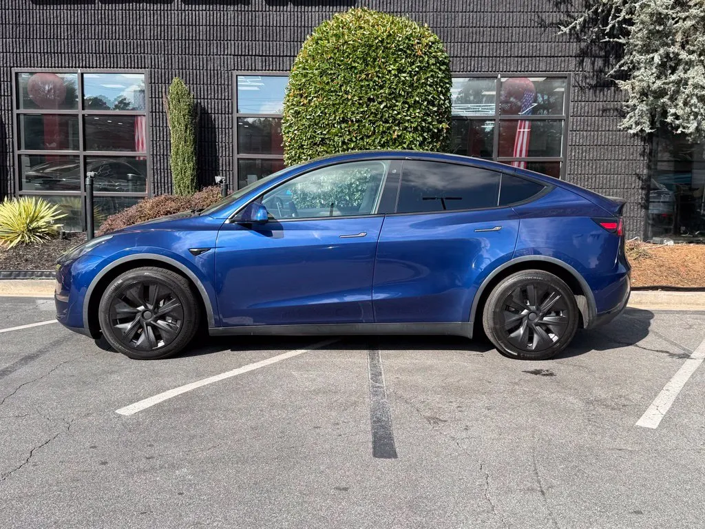 Tesla Model Y photo 9