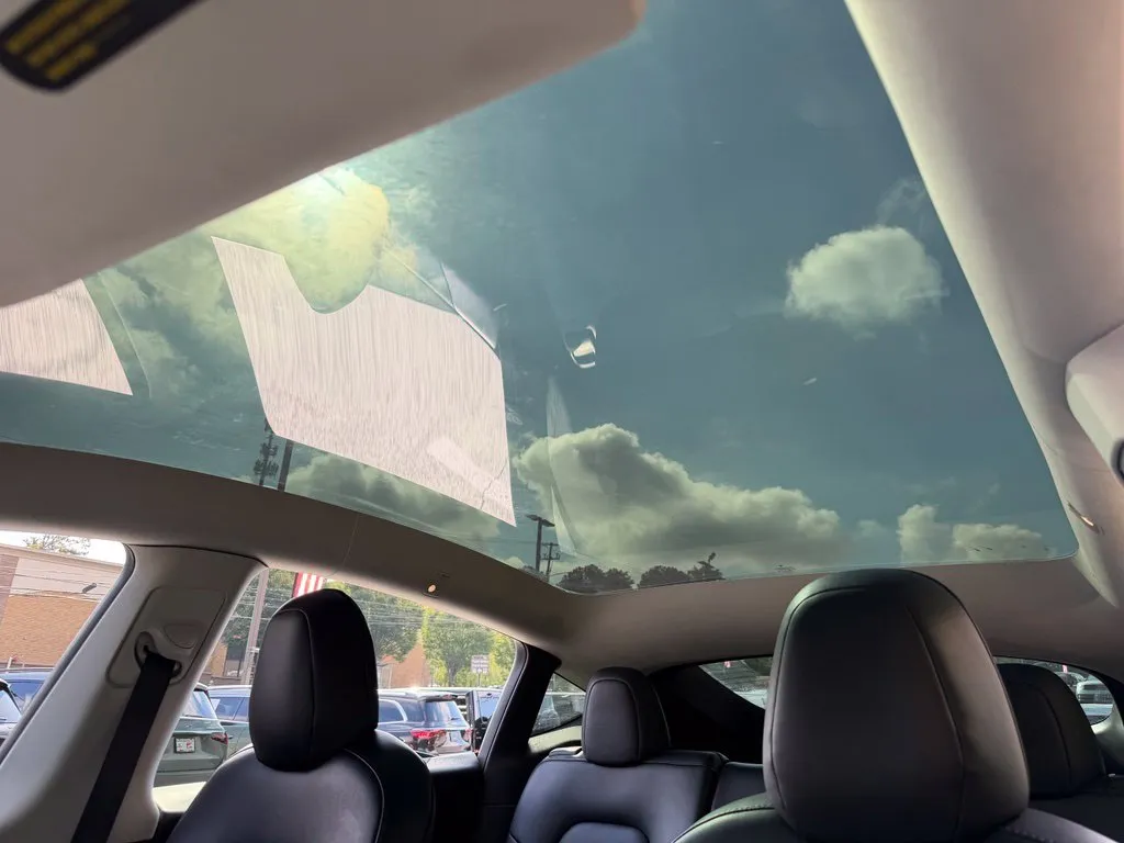 Tesla Model Y photo 48