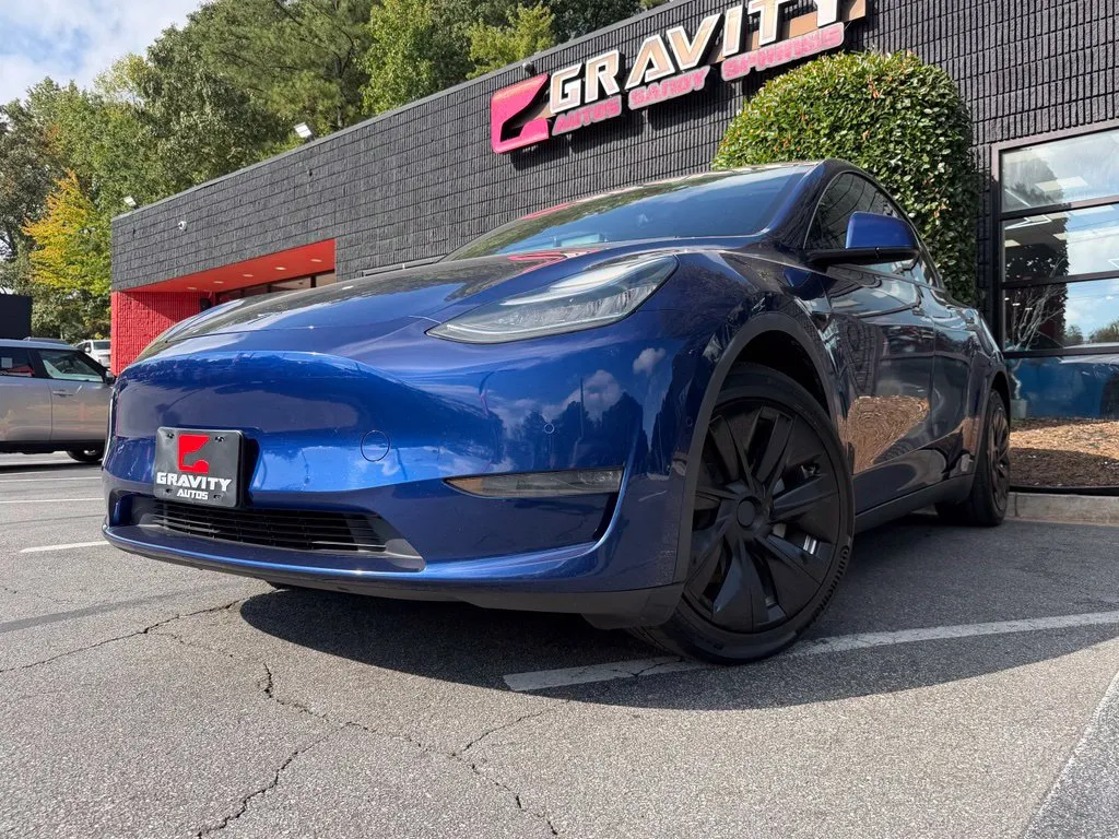 Tesla Model Y photo 2
