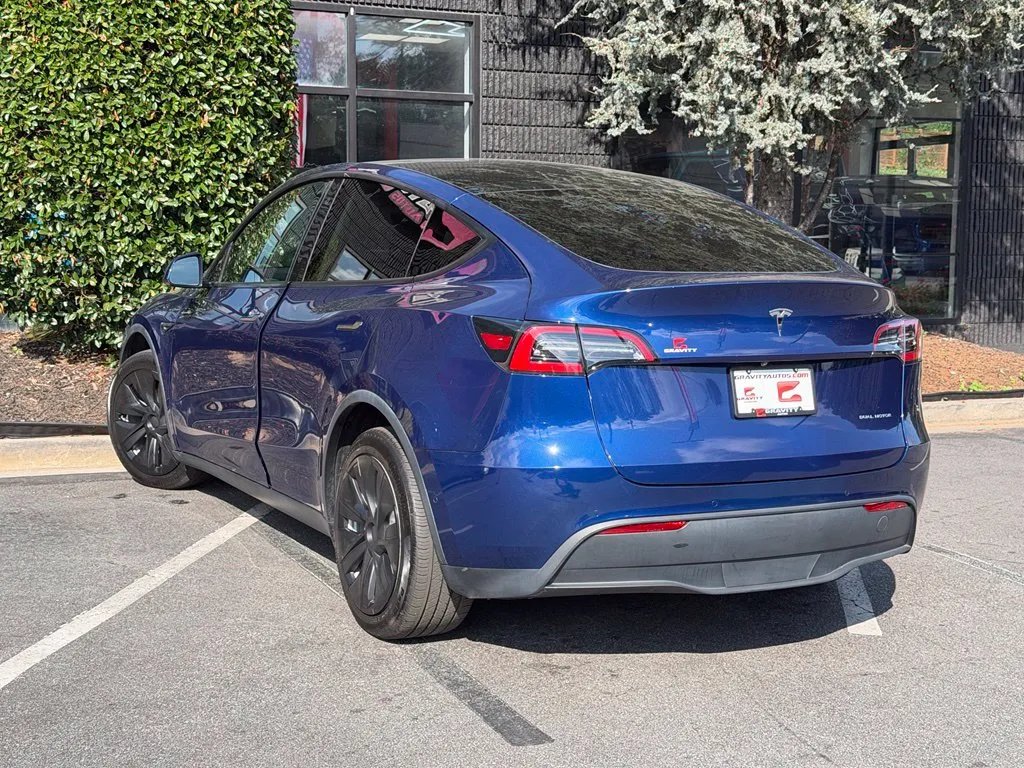 Tesla Model Y photo 19