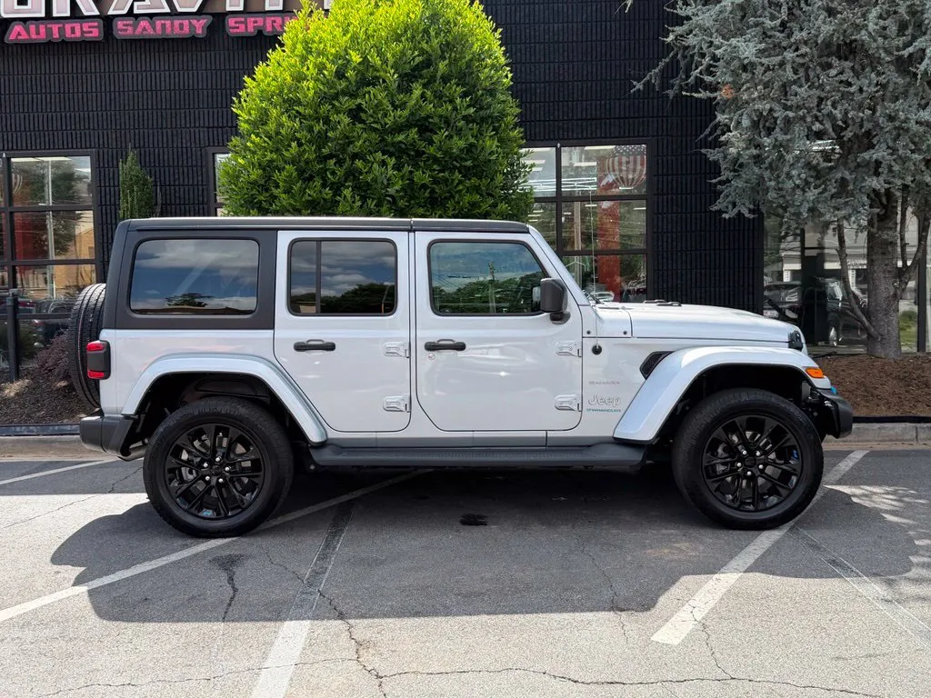 Jeep Wrangler photo 21