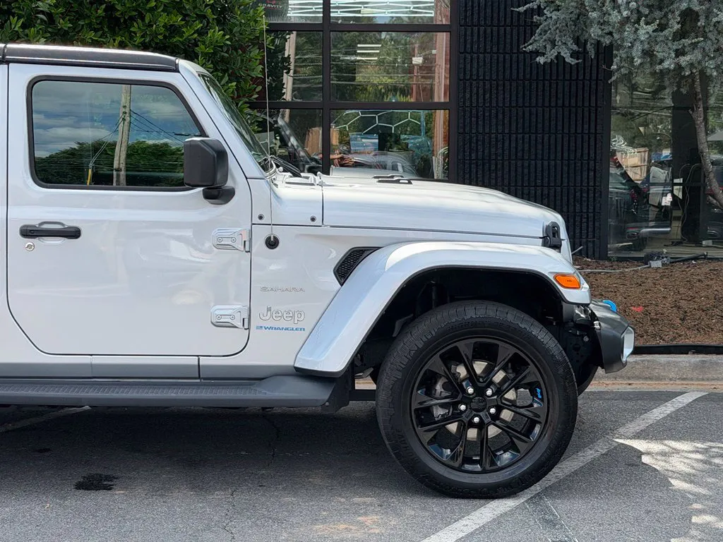 Jeep Wrangler photo 23