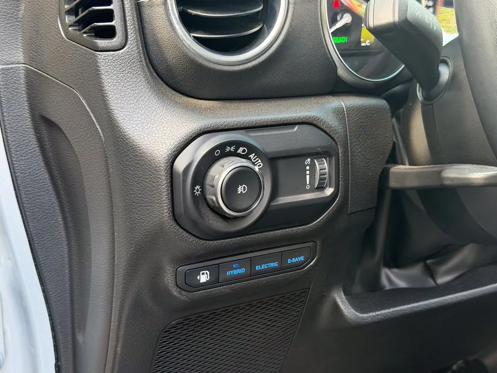 Jeep Wrangler photo 28