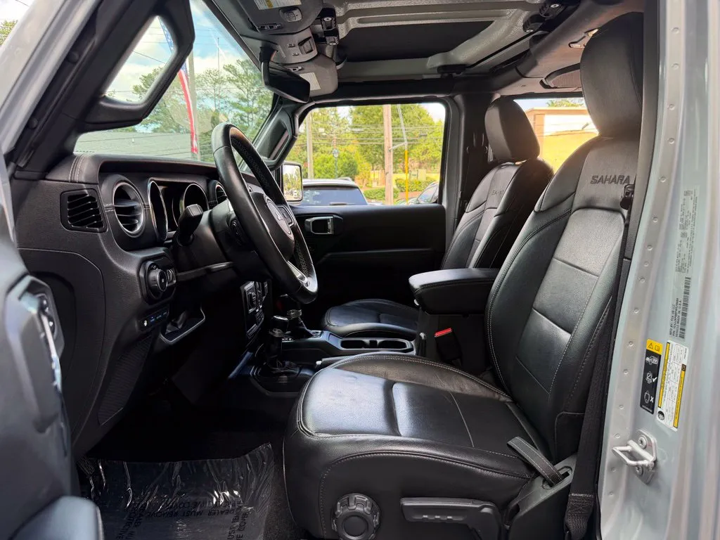 Jeep Wrangler photo 25
