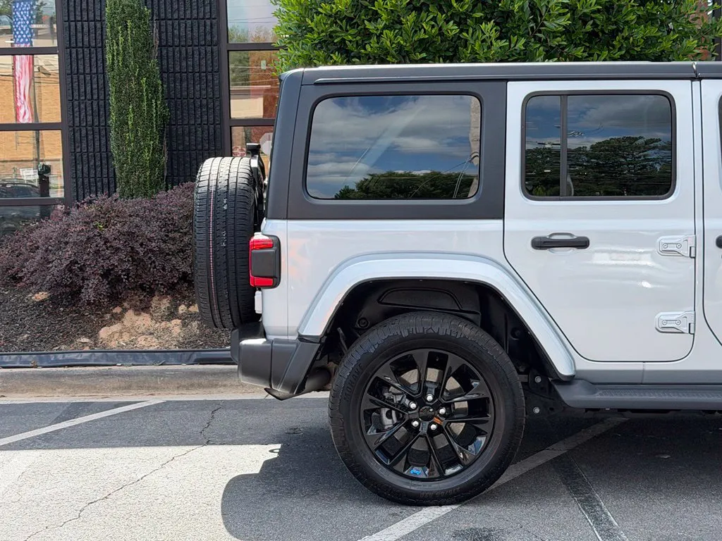 Jeep Wrangler photo 22