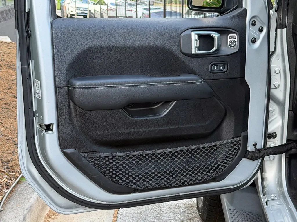 Jeep Wrangler photo 29
