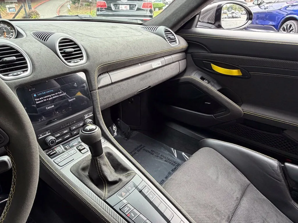 Porsche 718 Cayman photo 37