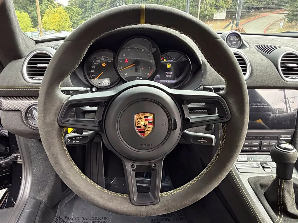 Porsche 718 Cayman photo 38