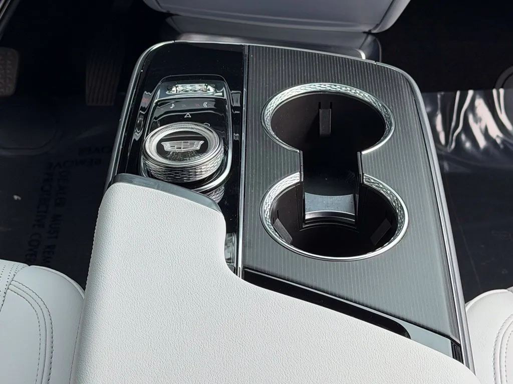 Cadillac Lyriq photo 46