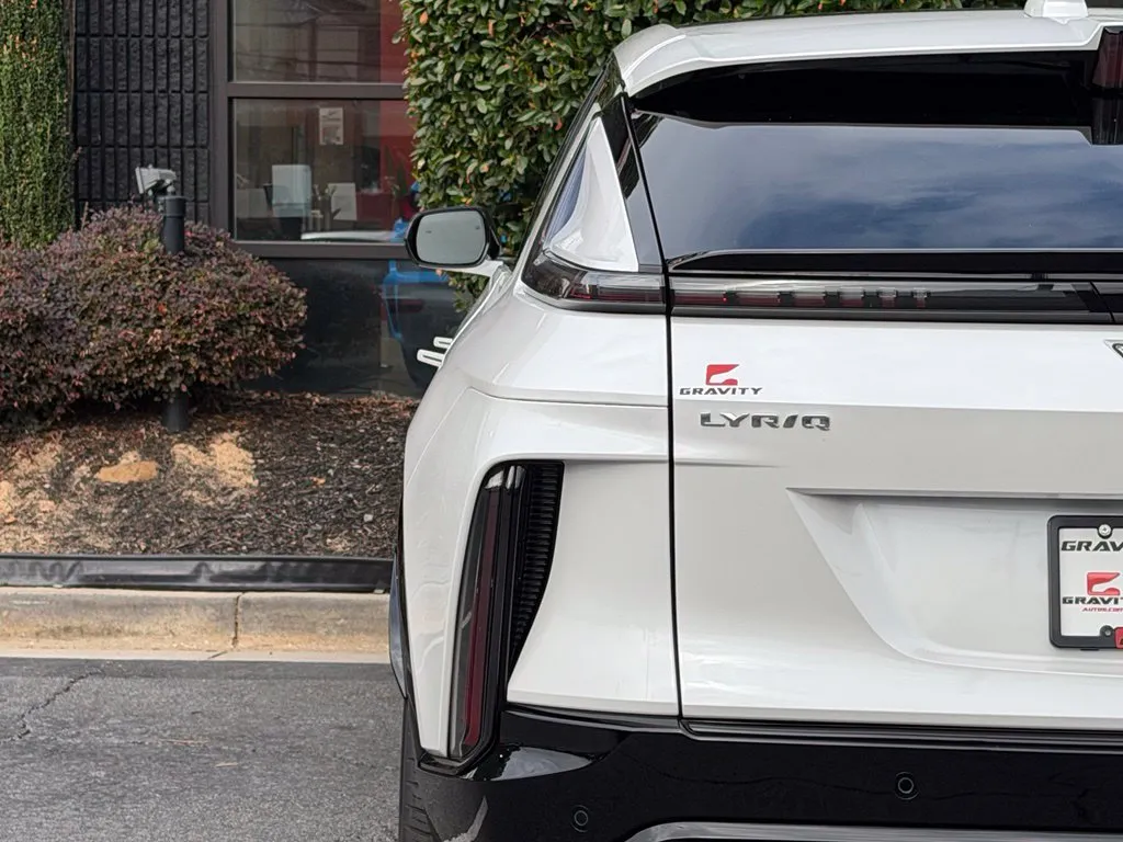 Cadillac Lyriq photo 15
