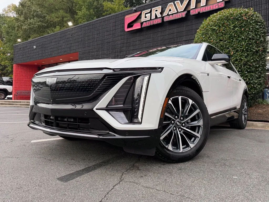 Cadillac Lyriq photo 2