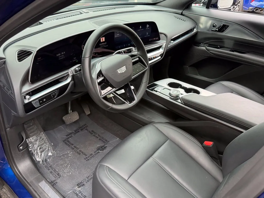 Cadillac Lyriq photo 22