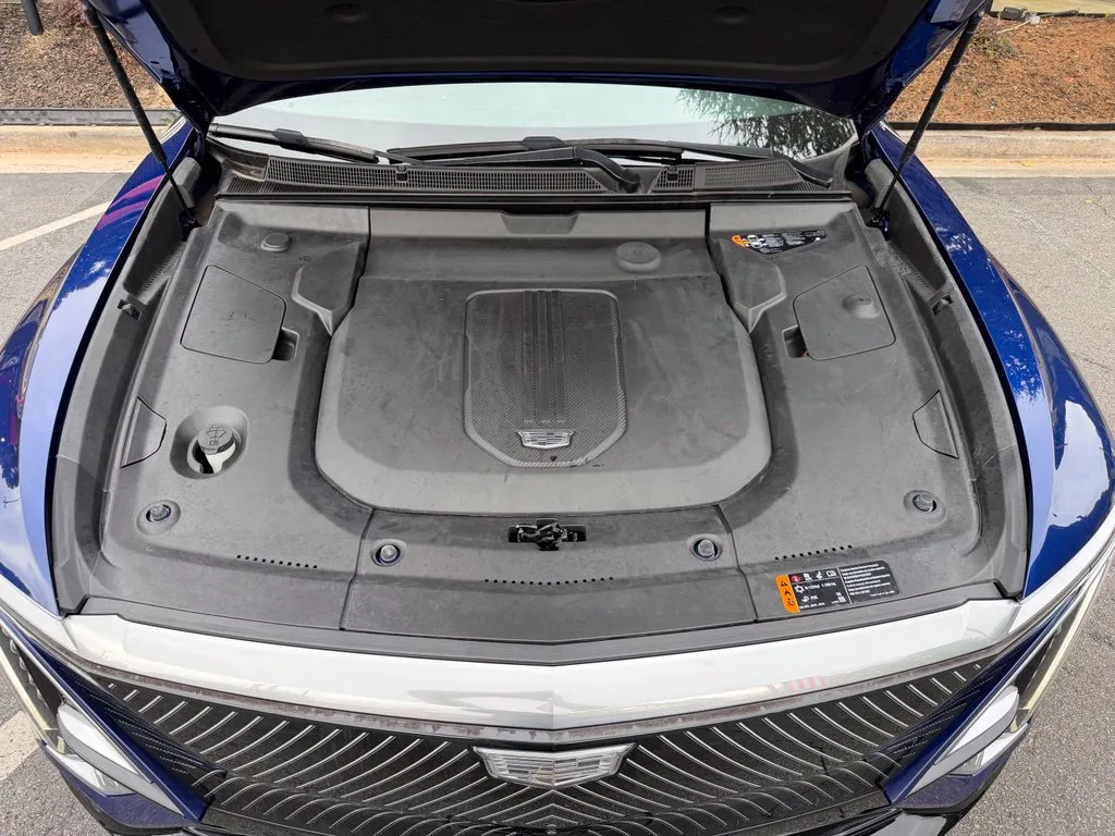 Cadillac Lyriq photo 6