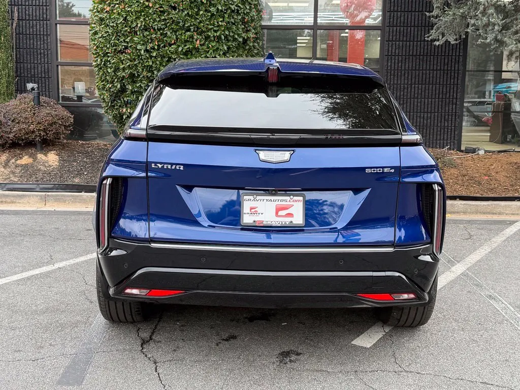 Cadillac Lyriq photo 14
