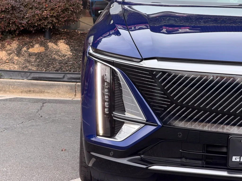 Cadillac Lyriq photo 4