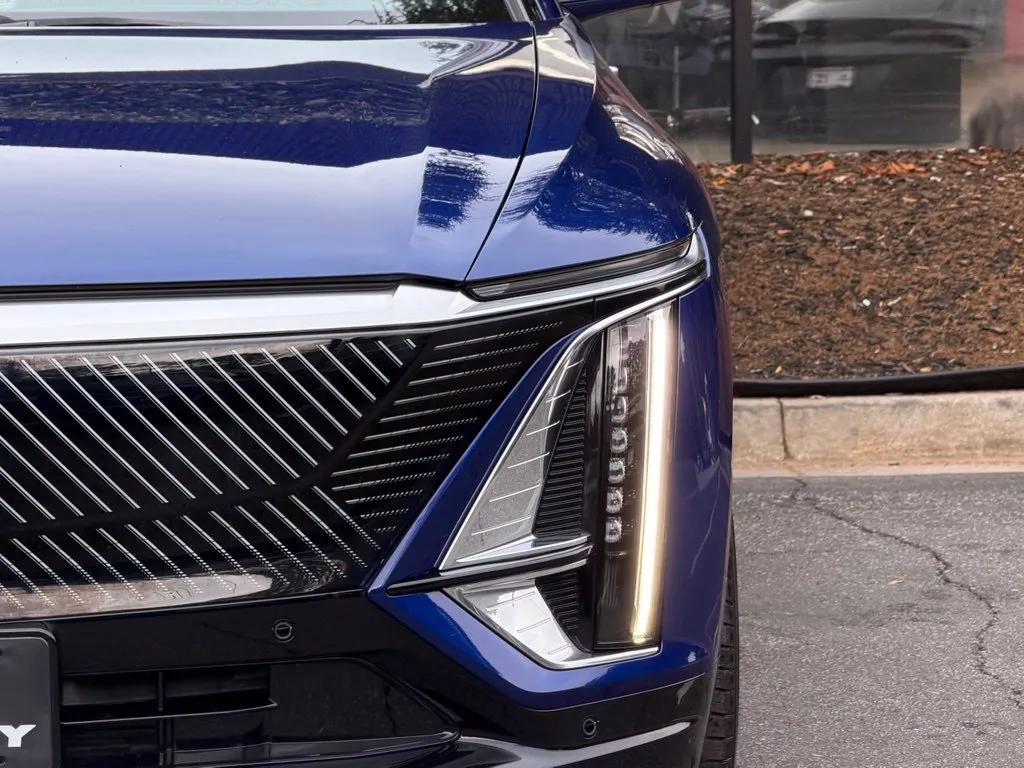 Cadillac Lyriq photo 5