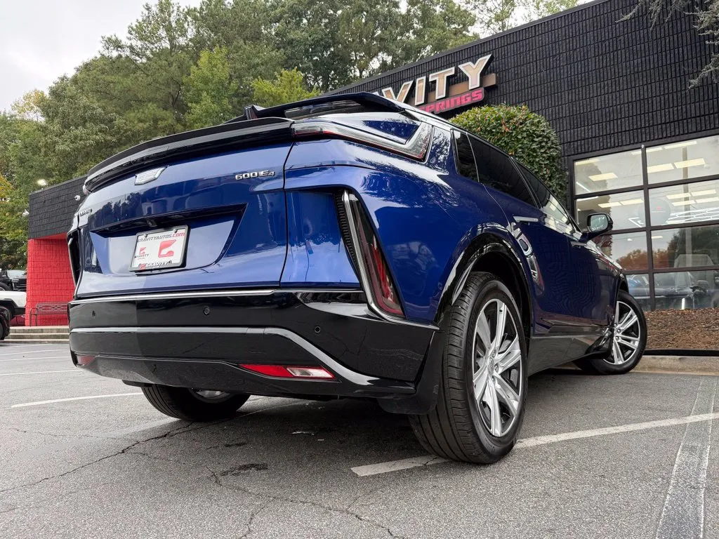 Cadillac Lyriq photo 13