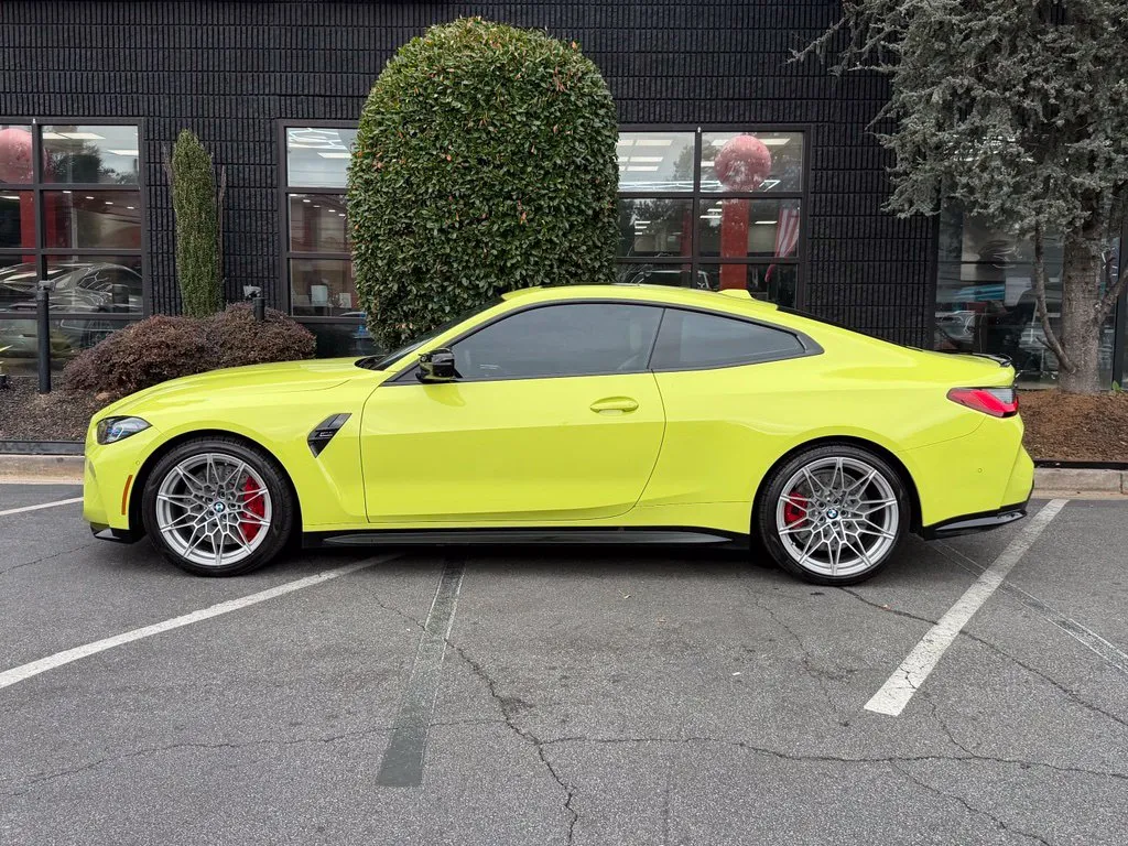 BMW M4 photo 9